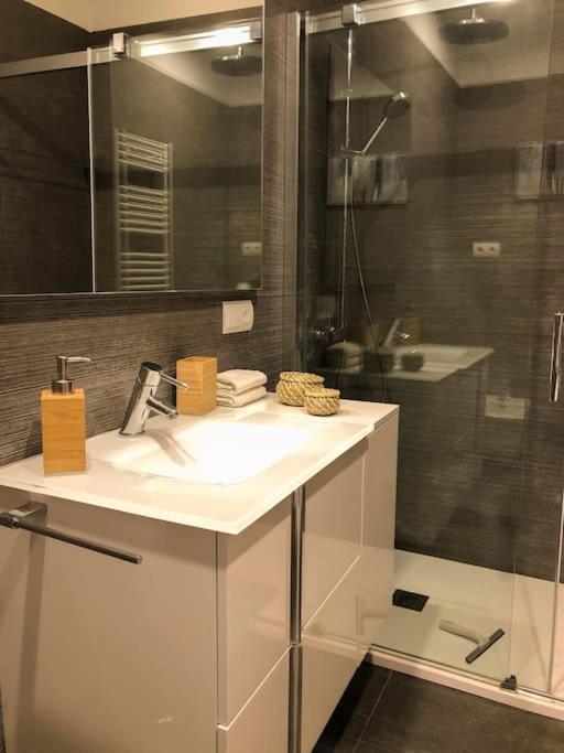 شقة Loft Con Estilo Y Terraza En Centro Historico فالنسيا المظهر الخارجي الصورة
