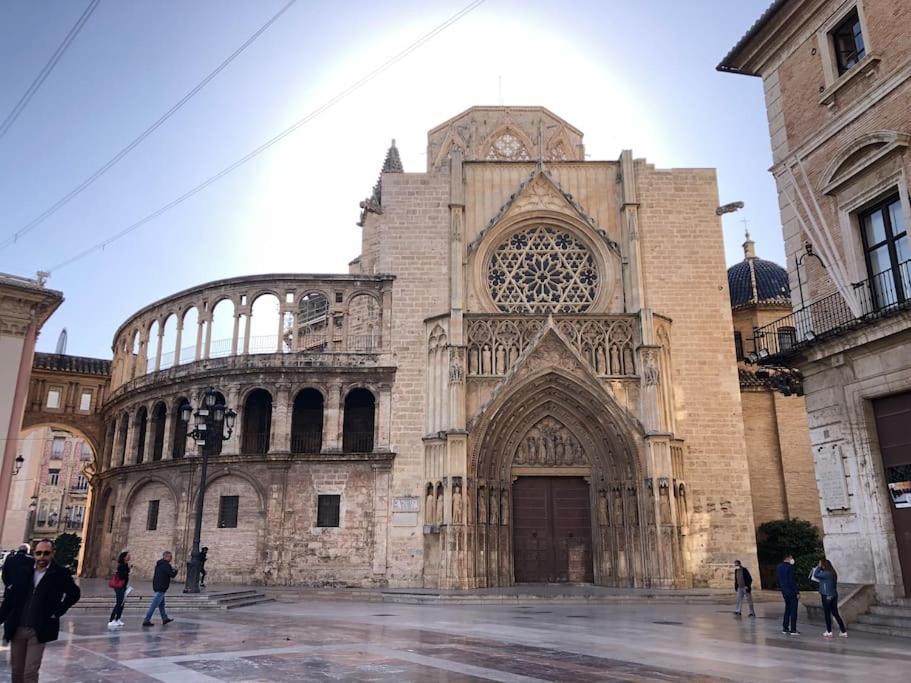 شقة Loft Con Estilo Y Terraza En Centro Historico فالنسيا المظهر الخارجي الصورة
